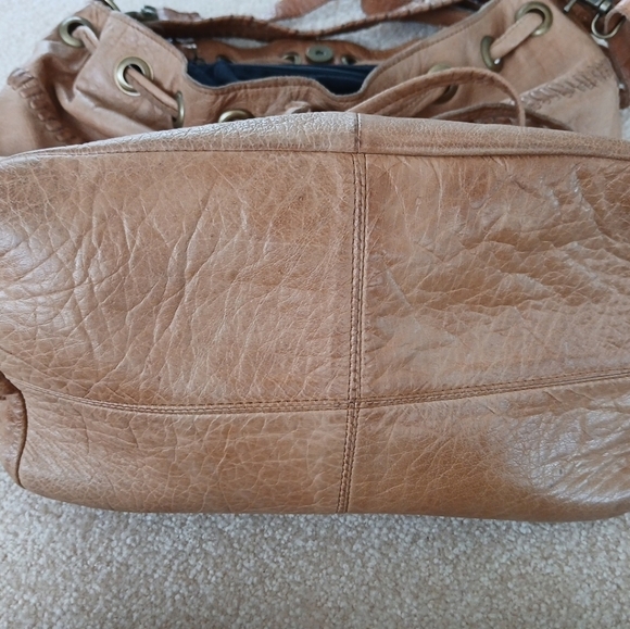 Day & Mood Leather Shoulder Bag - Picture 4 of 9